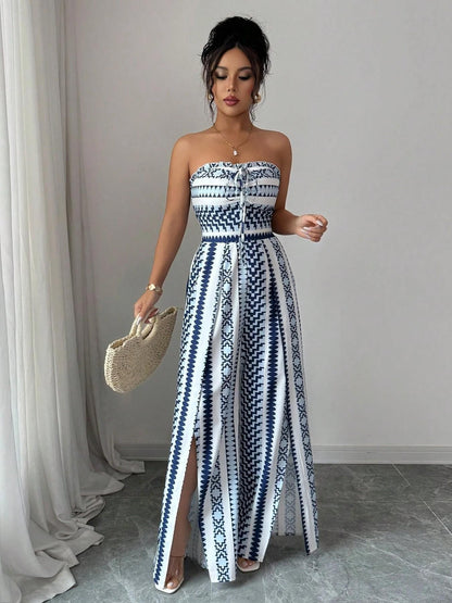✨👗 Geometric jumpsuit with a round neckline and side slits