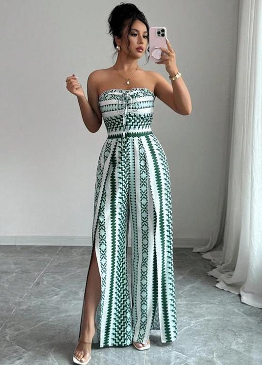 ✨👗 Geometric jumpsuit with a round neckline and side slits